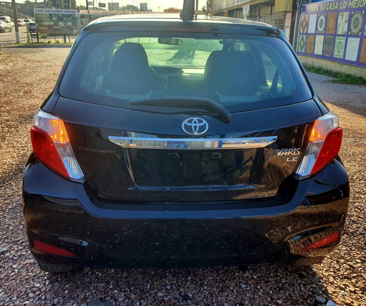 TOYOTA YARIS - 2013                                        