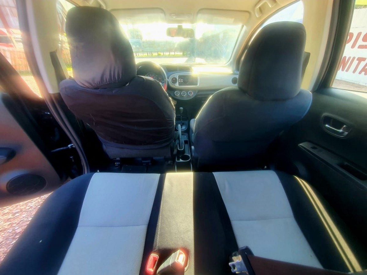 TOYOTA YARIS - 2013                                        