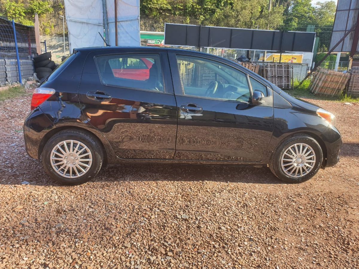 TOYOTA YARIS - 2013                                        