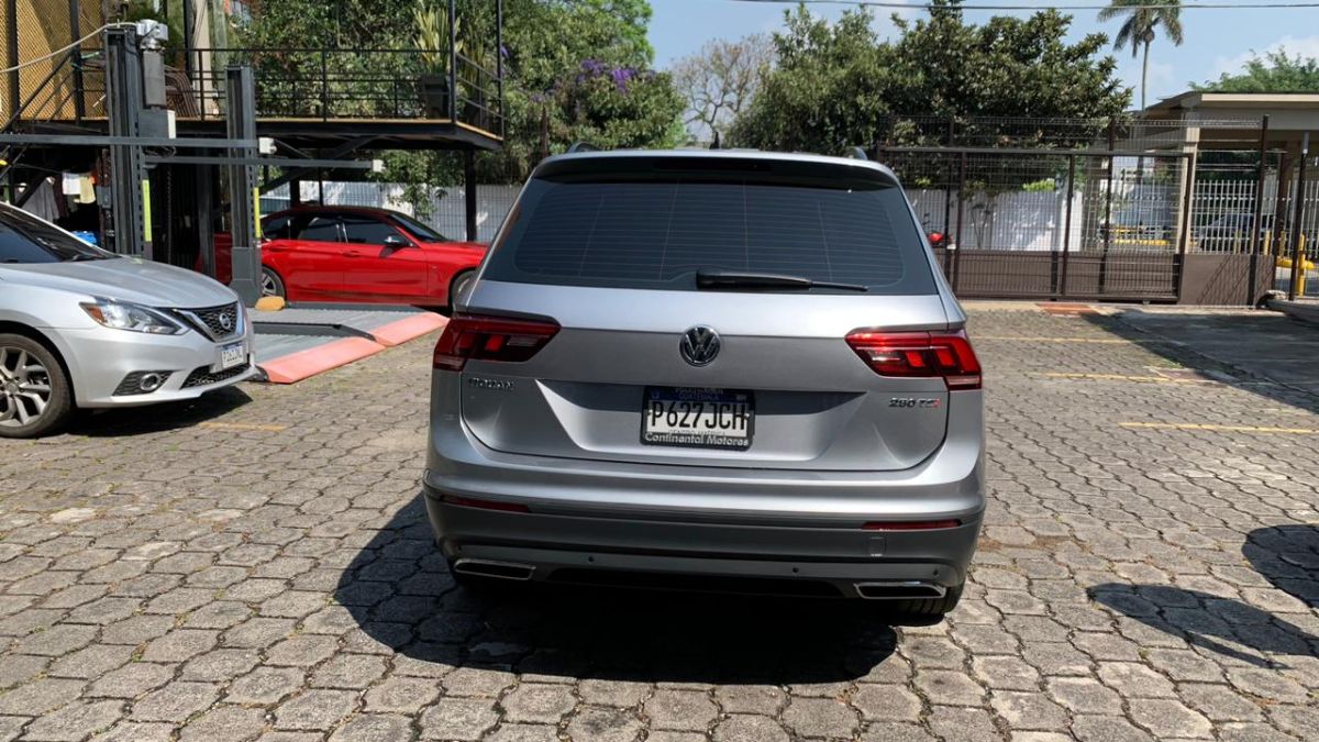 VOLKSWAGEN TIGUAN - 2021                                        