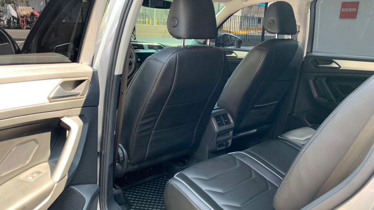 VOLKSWAGEN TIGUAN - 2021                                        