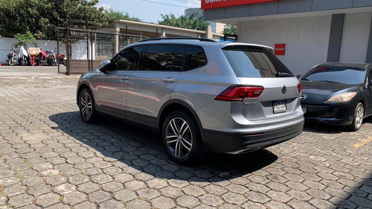 VOLKSWAGEN TIGUAN - 2021                                        