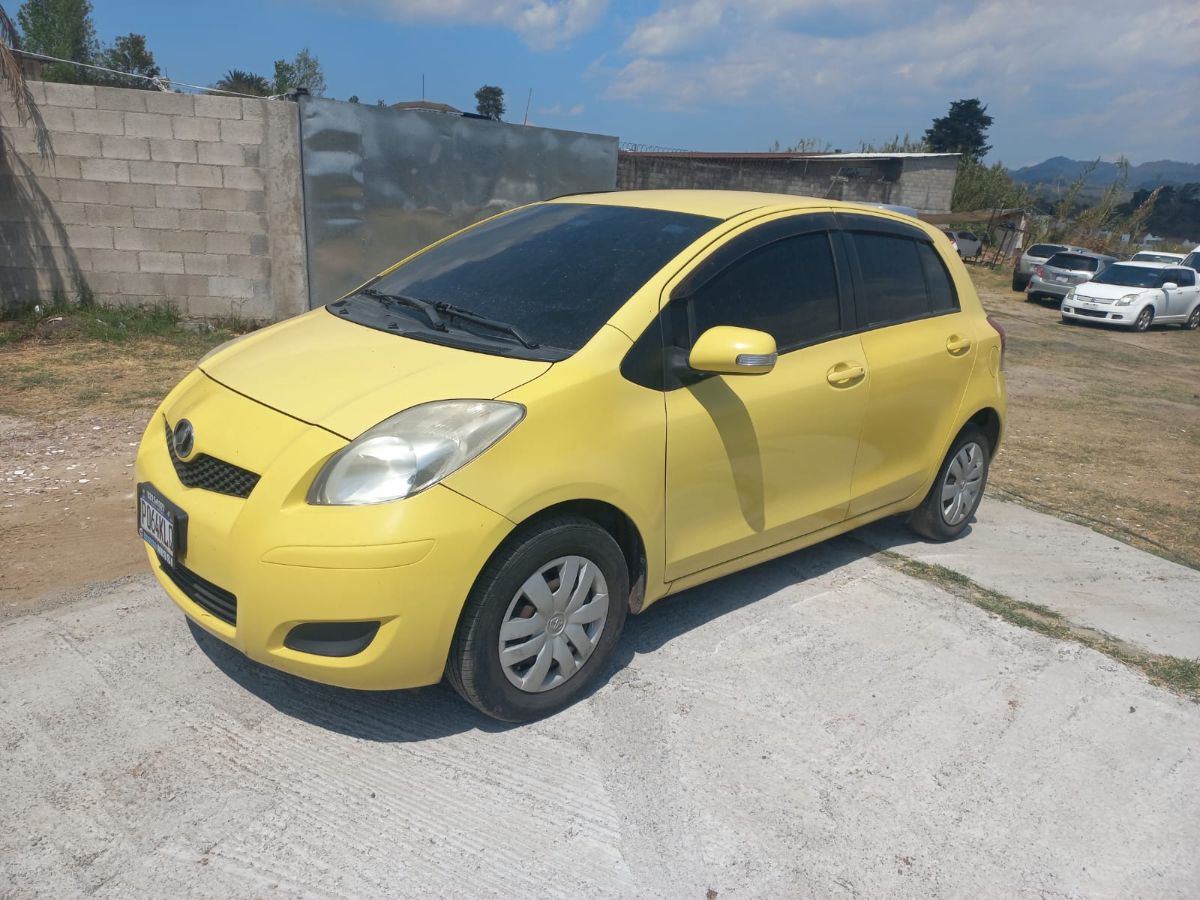 TOYOTA VITZ - 2010                                        