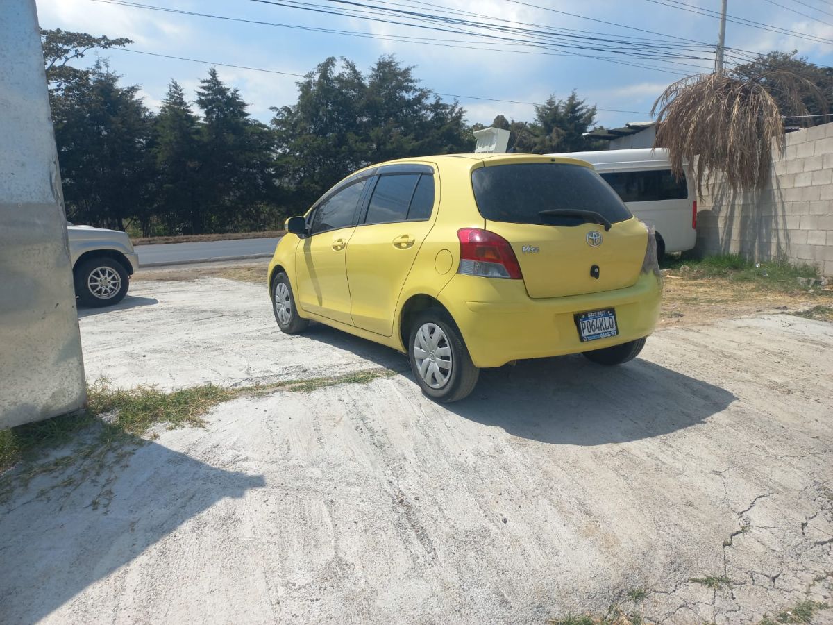 TOYOTA VITZ - 2010                                        