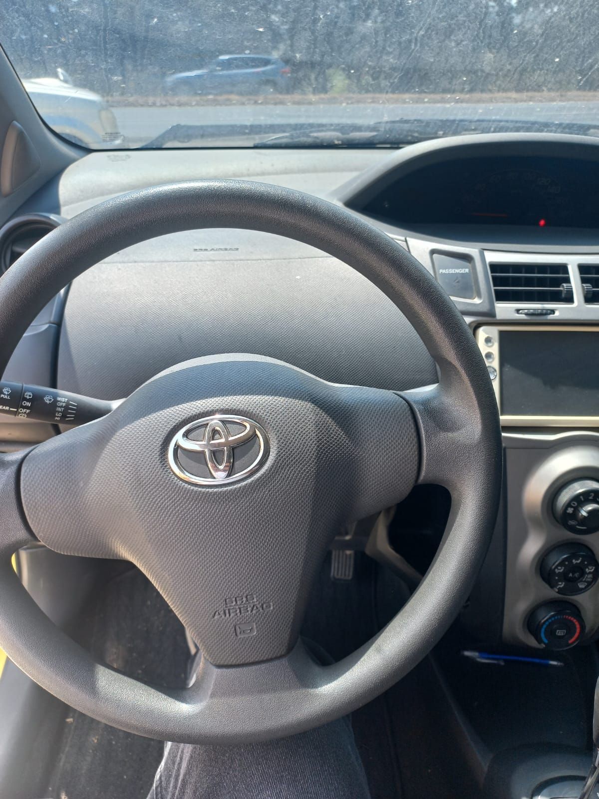 TOYOTA VITZ - 2010                                        