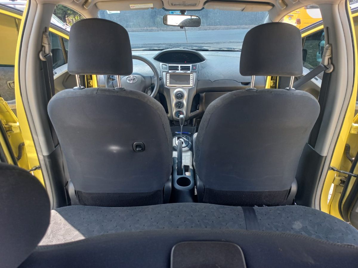 TOYOTA VITZ - 2010                                        
