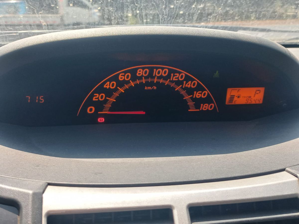 TOYOTA VITZ - 2010                                        