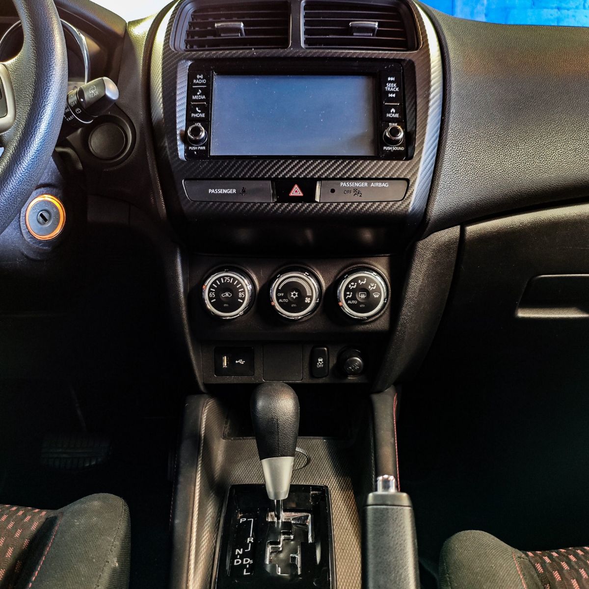 MITSUBISHI OUTLANDER SPORT - 2019                                        