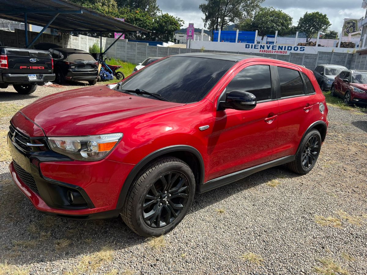 MITSUBISHI OUTLANDER SPORT - 2018                                        