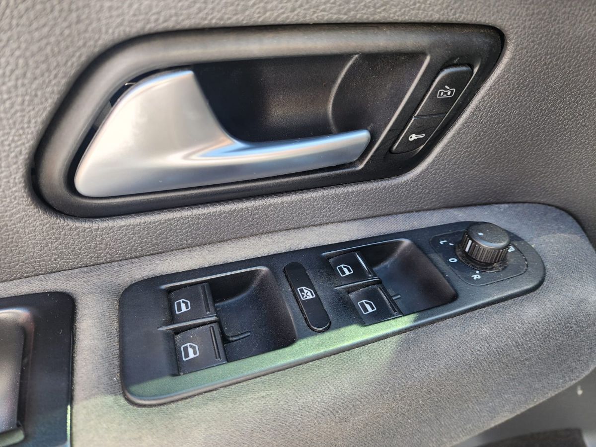 VOLKSWAGEN  AMAROK - 2017                                        