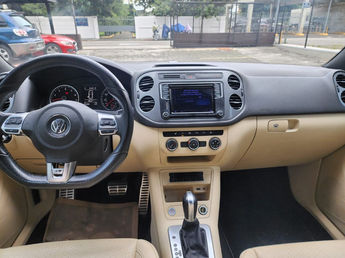 VOLKSWAGEN TIGUAN R-LINE - 2016                                        