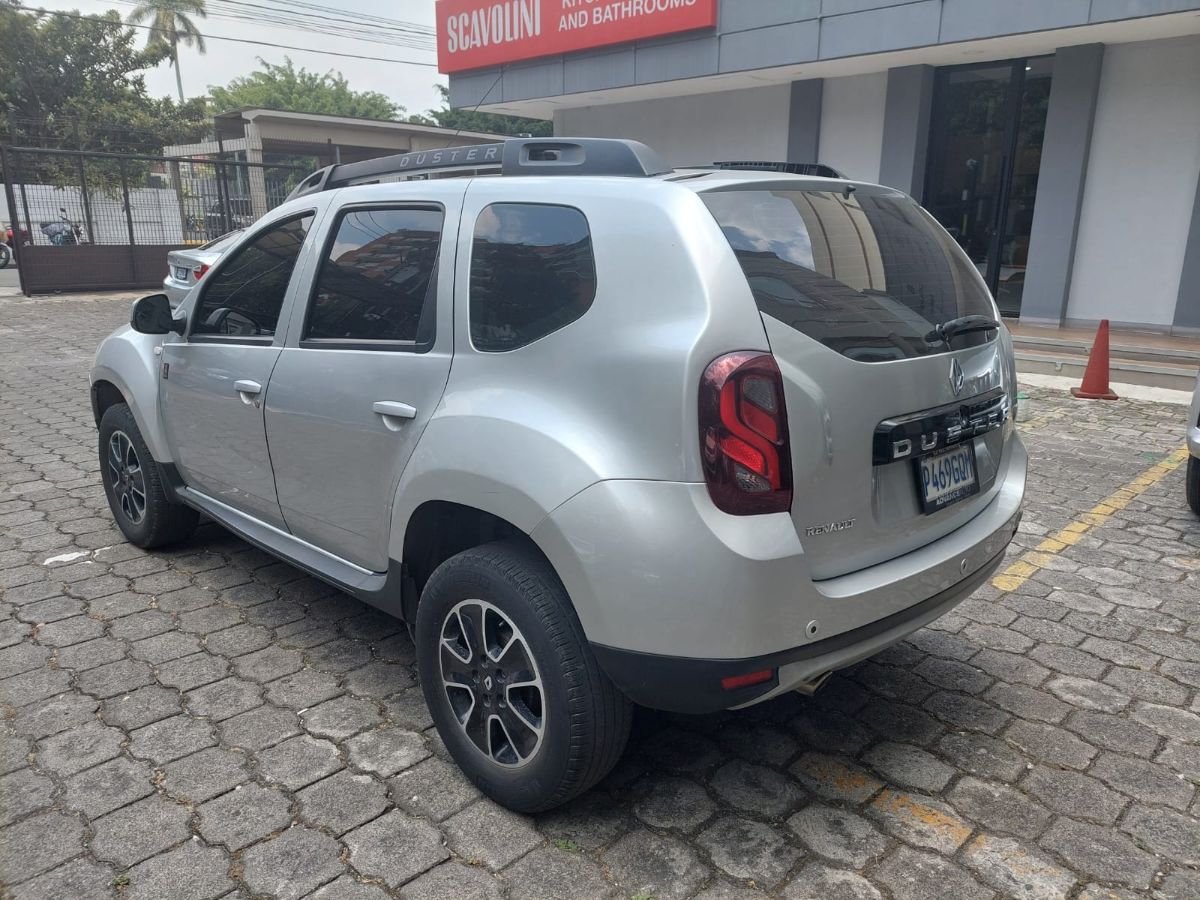 RENAULT DUSTER - 2018                                        