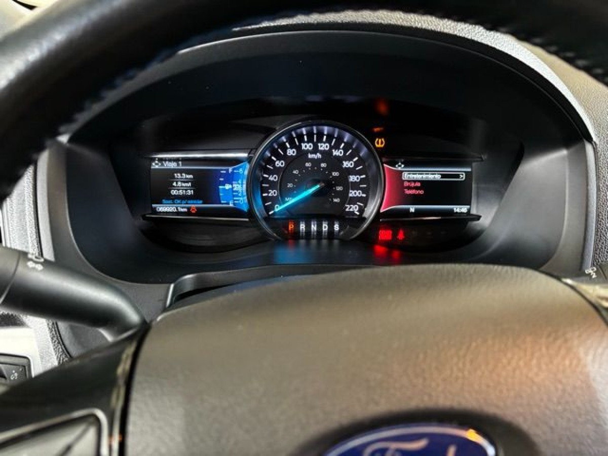 FORD EXPLORER XLT - 2018                                        