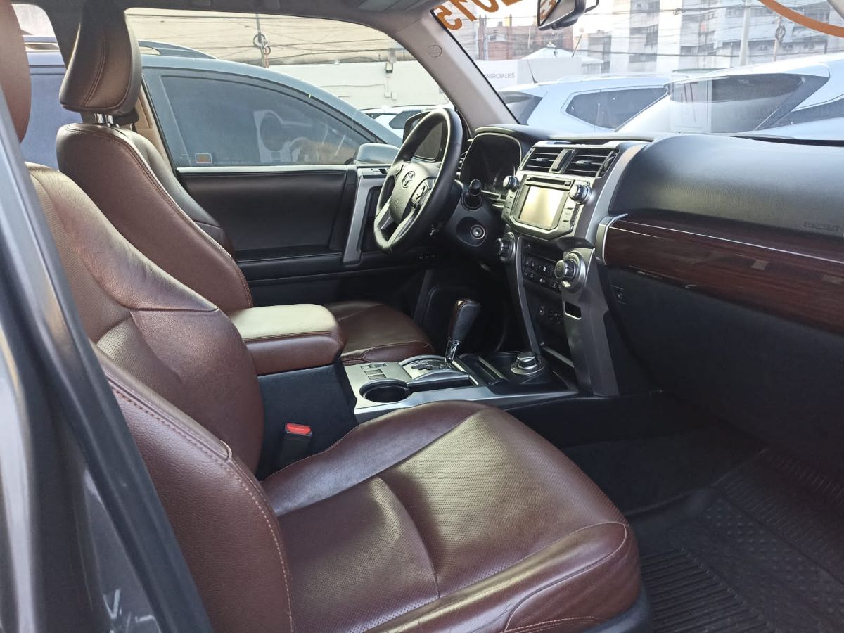 TOYOTA 4 RUNNER - 2015                                        