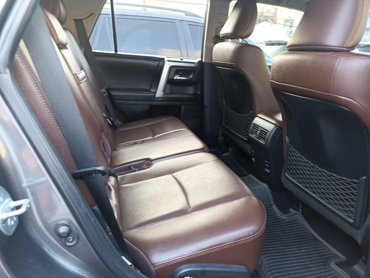 TOYOTA 4 RUNNER - 2015                                        