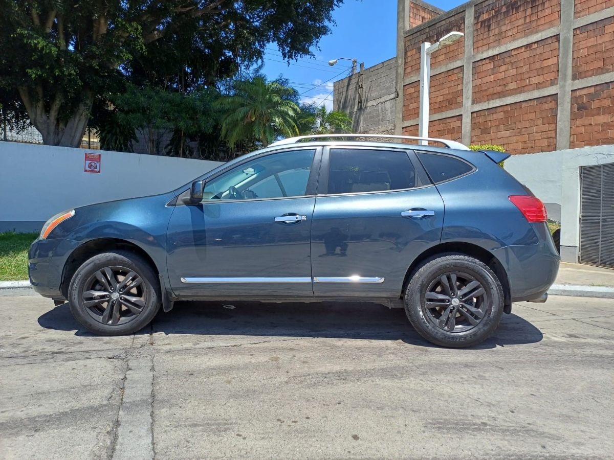 NISSAN ROGUE - 2013                                        