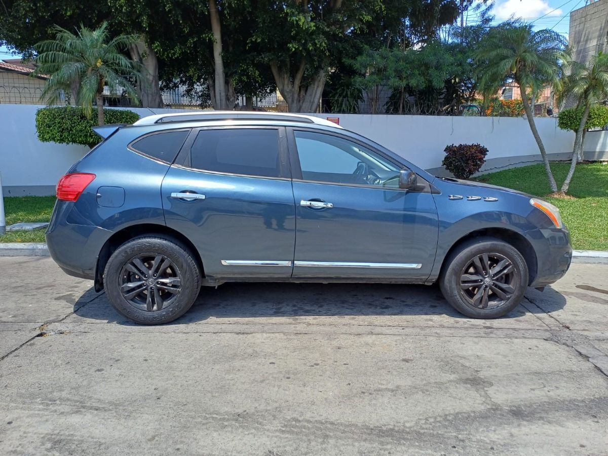 NISSAN ROGUE - 2013                                        
