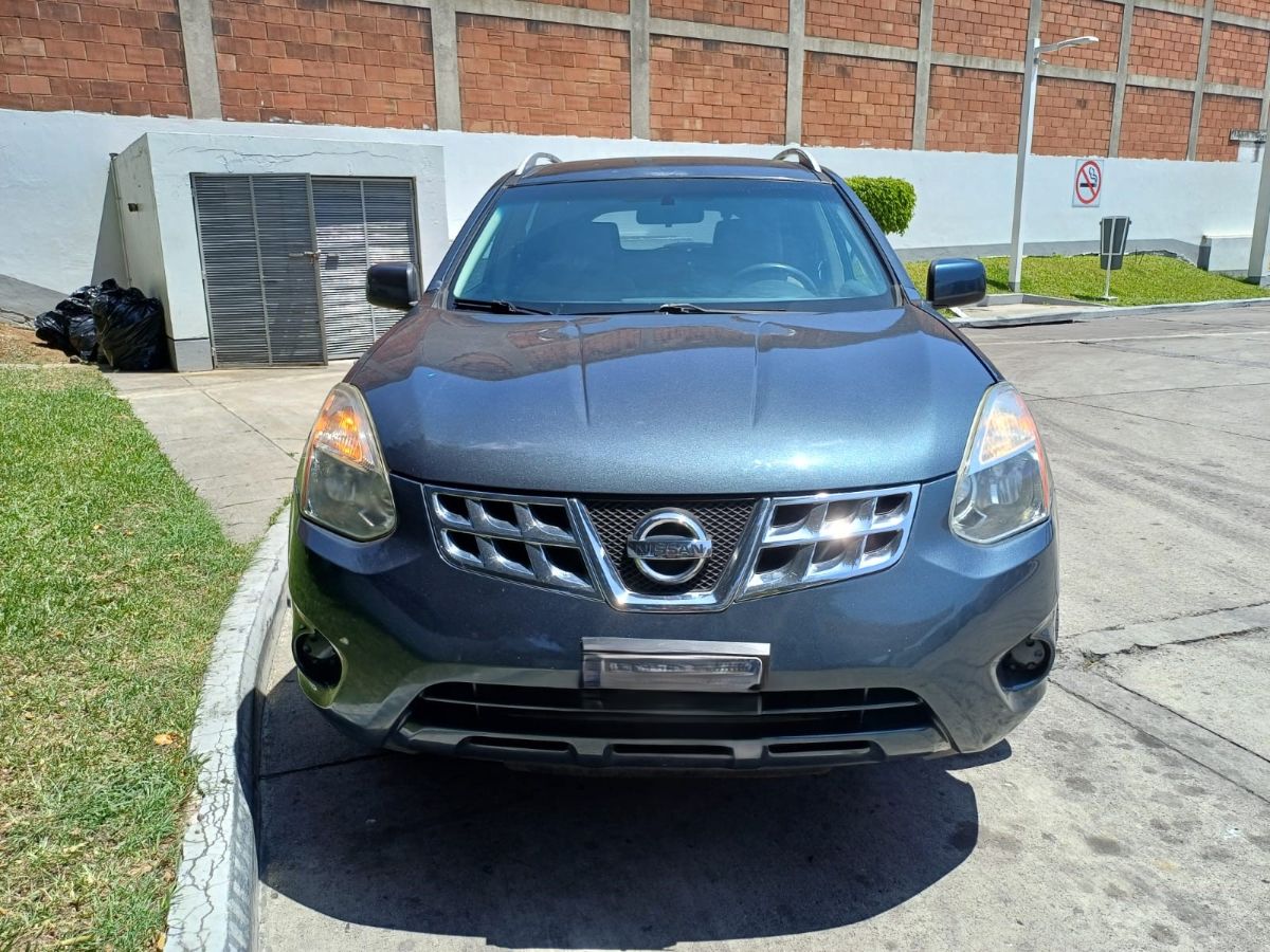 NISSAN ROGUE - 2013                                        