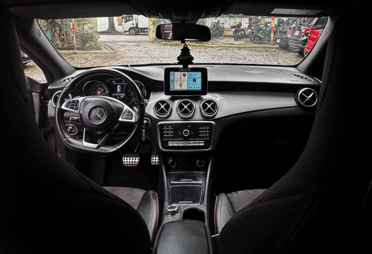 MERCEDES-BENZ CLA 200 - 2017                                        