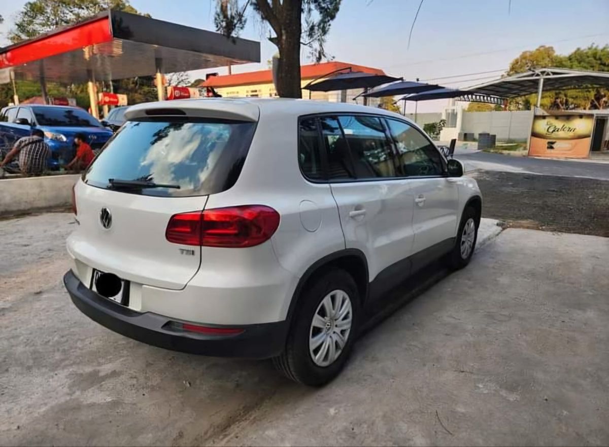 VOLKSWAGEN TIGUAN - 2017                                        