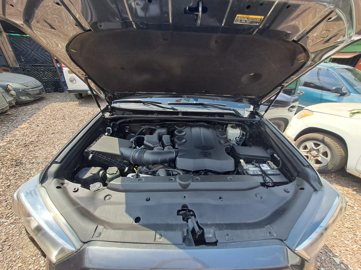 TOYOTA 4 RUNNER - 2016                                        