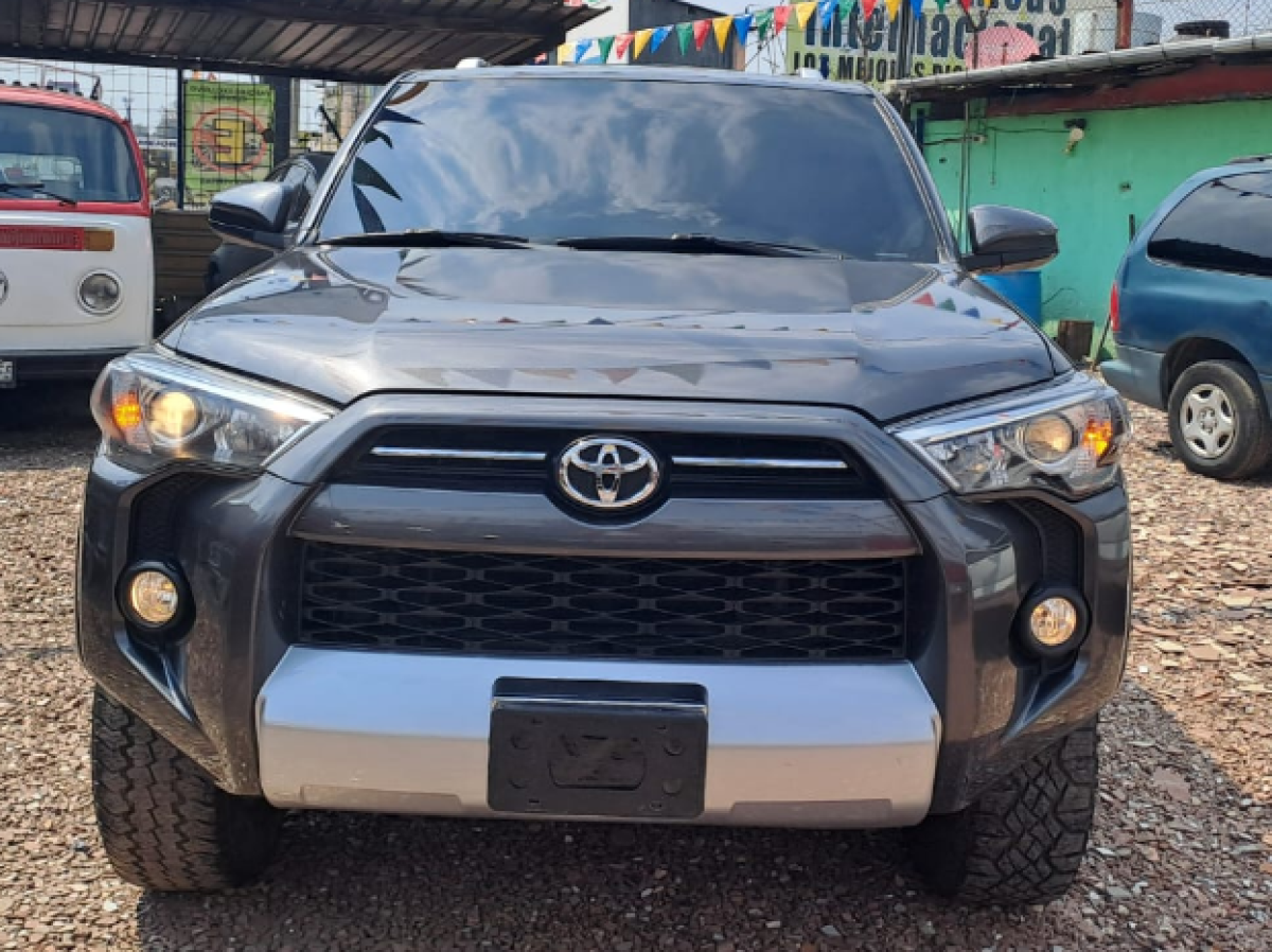 TOYOTA 4 RUNNER - 2016                                        