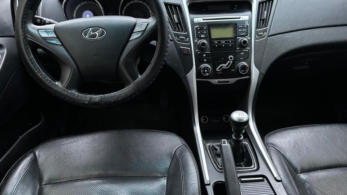 HYUNDAI SONATA - 2012                                        