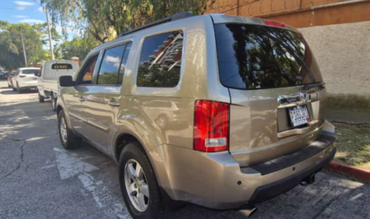 HONDA PILOT - 2010                                        