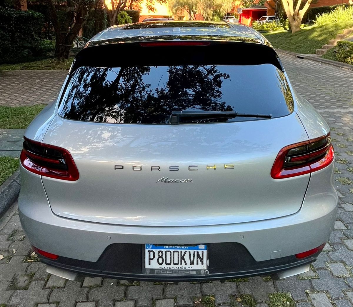 PORSCHE MACAN - 2018                                        