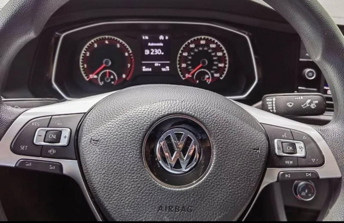 VOLKSWAGEN JETTA - 2019                                        