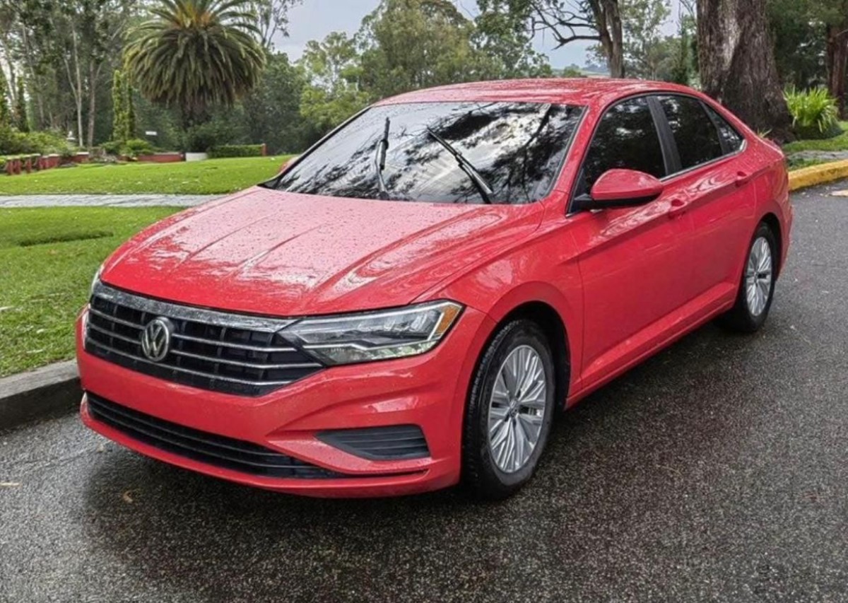 VOLKSWAGEN JETTA - 2019                                        