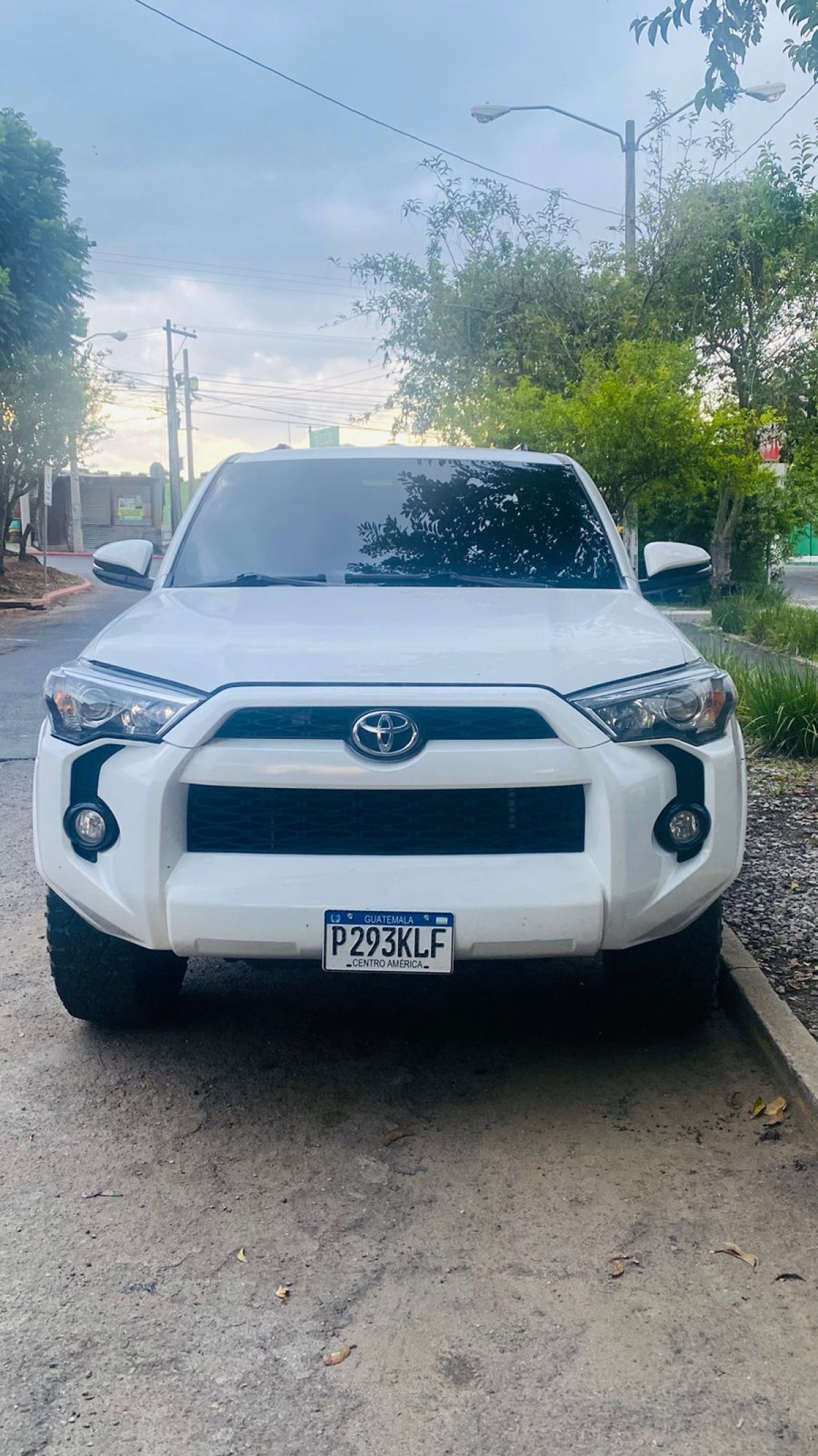 TOYOTA 4 RUNNER - 2017                                        