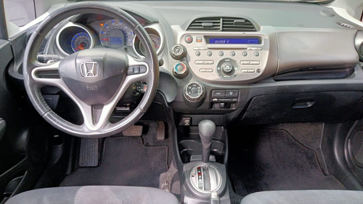 HONDA FIT - 2012                                        