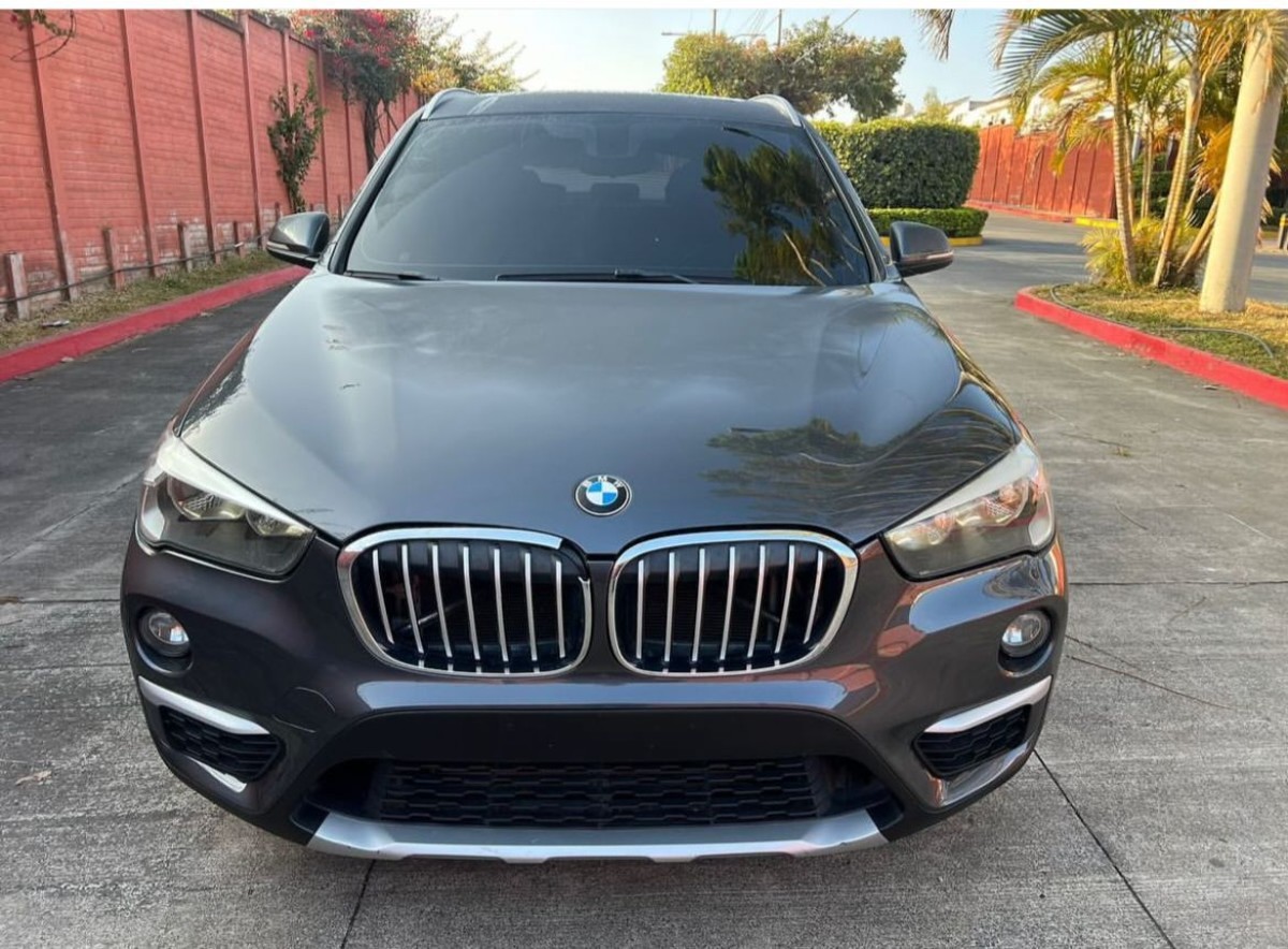 BMW X1 - 2016                                        