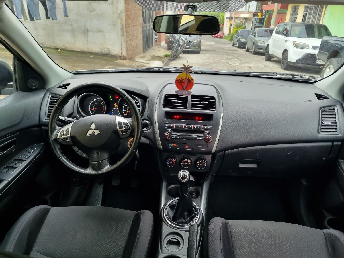 MITSUBISHI OUTLANDER SPORT - 2013                                        