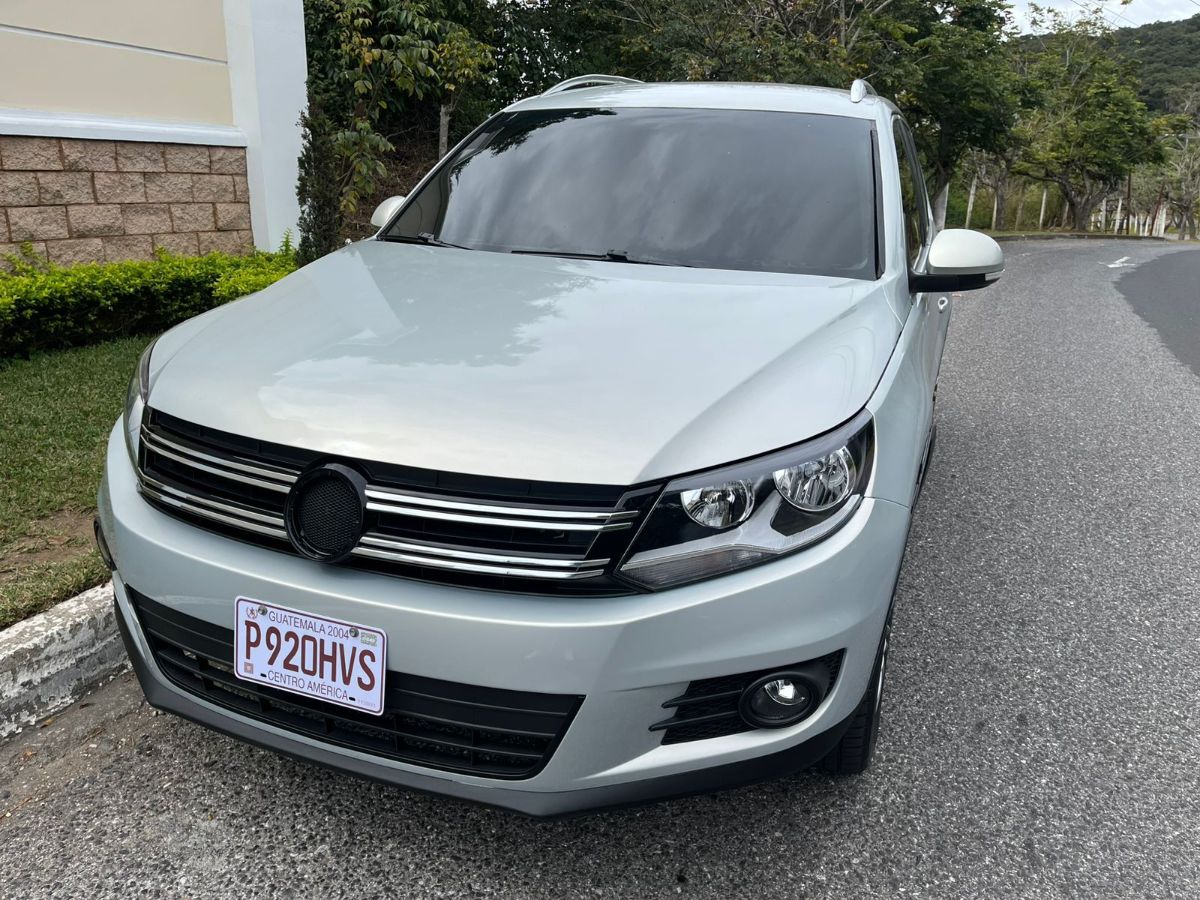 VOLKSWAGEN TIGUAN - 2014                                        