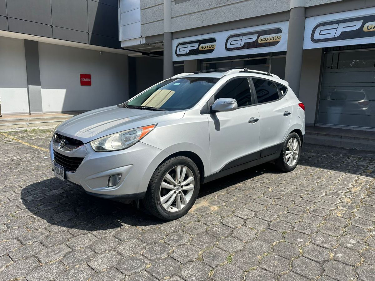 HYUNDAI TUCSON - 2012                                        