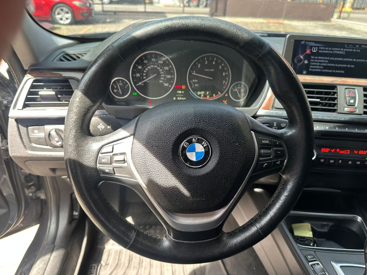 BMW 328 I - 2014                                        