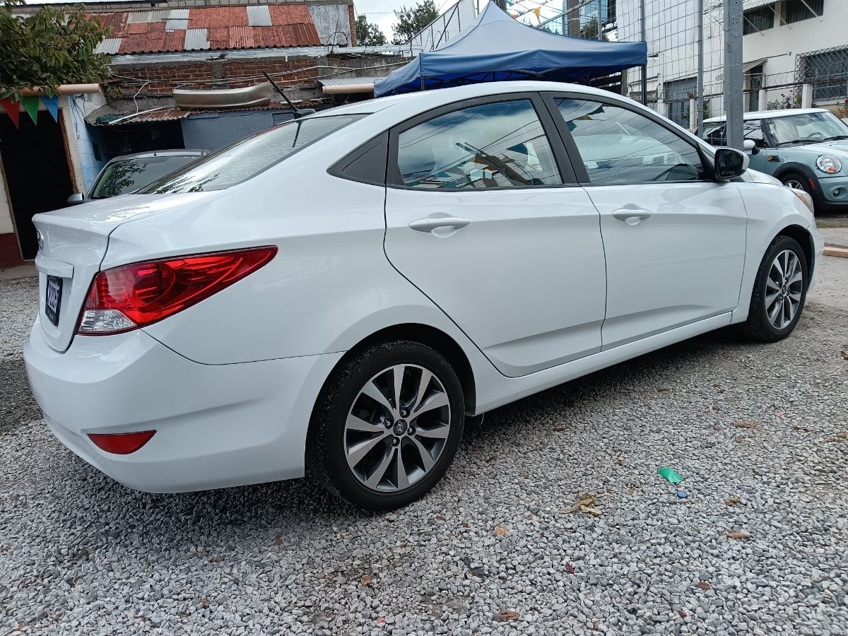 HYUNDAI ACCENT - 2017                                        