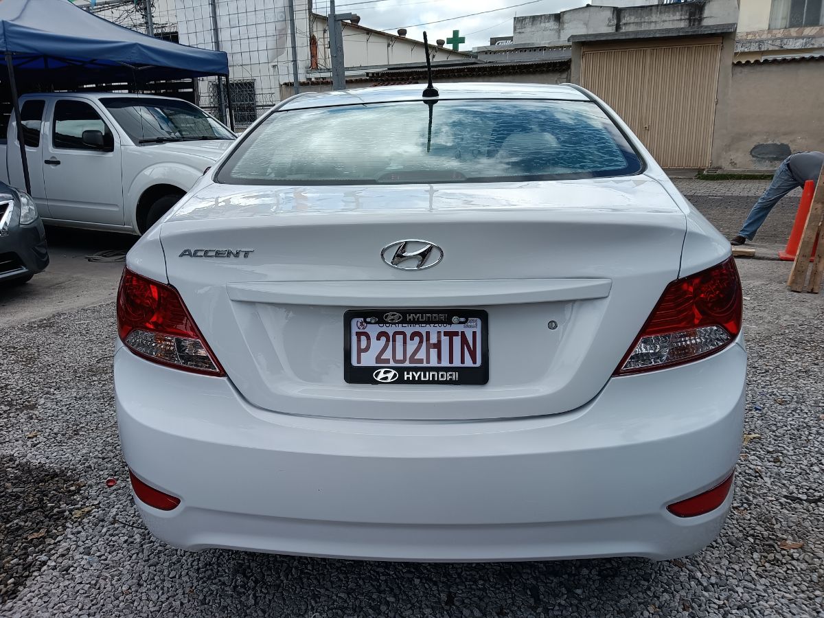 HYUNDAI ACCENT - 2017                                        