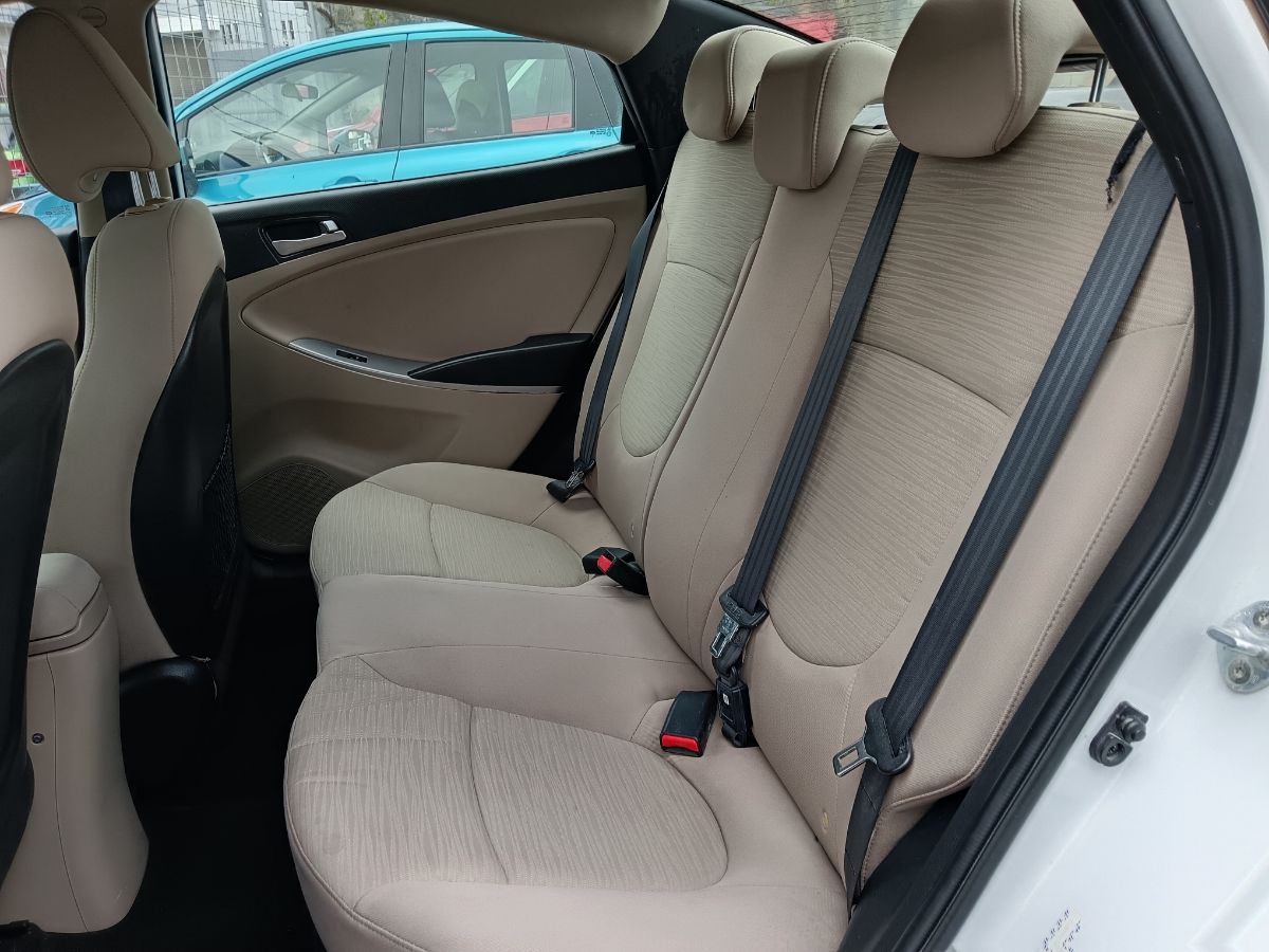 HYUNDAI ACCENT - 2017                                        