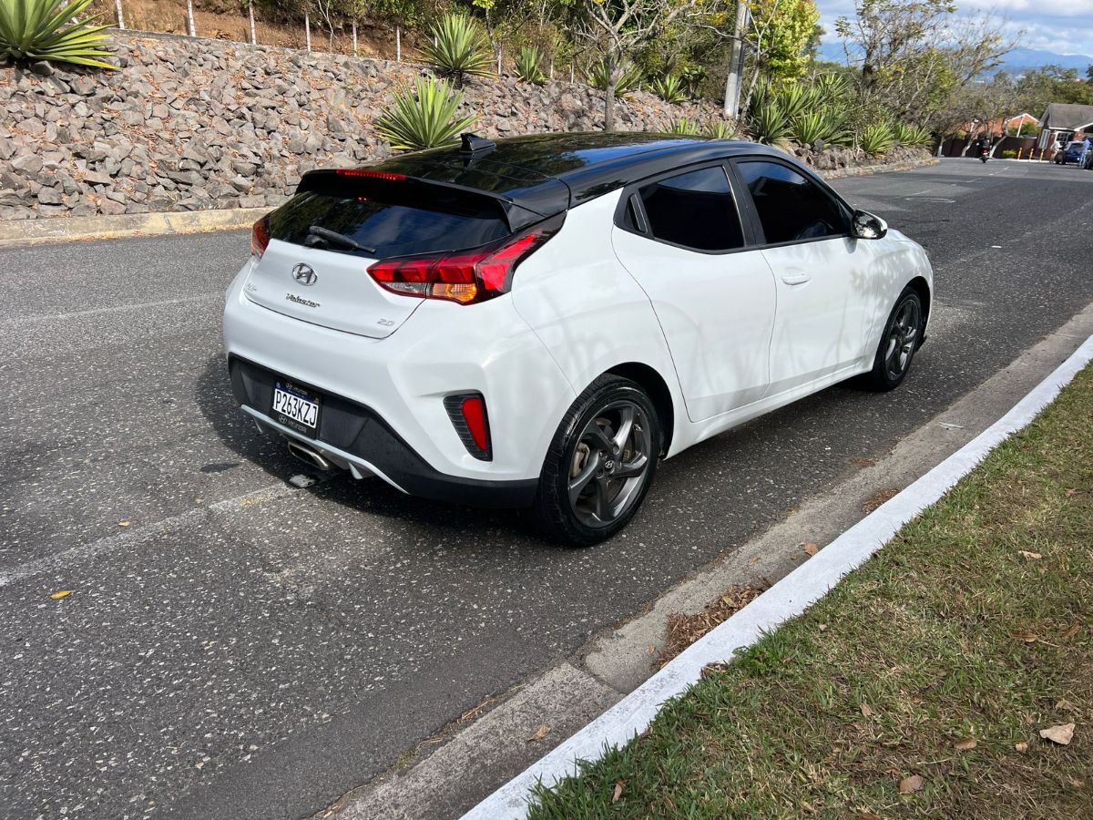 HYUNDAI VELOSTER - 2019                                        