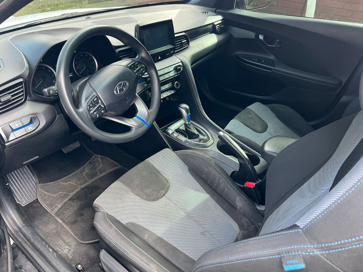 HYUNDAI VELOSTER - 2019                                        