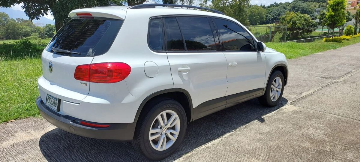 VOLKSWAGEN TIGUAN - 2017                                        
