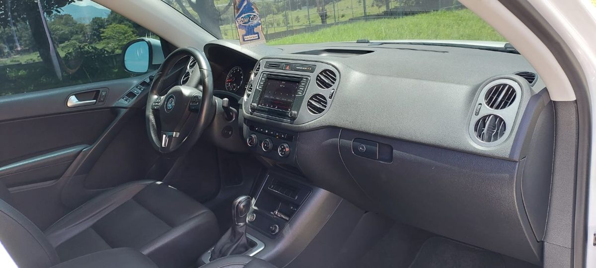 VOLKSWAGEN TIGUAN - 2017                                        