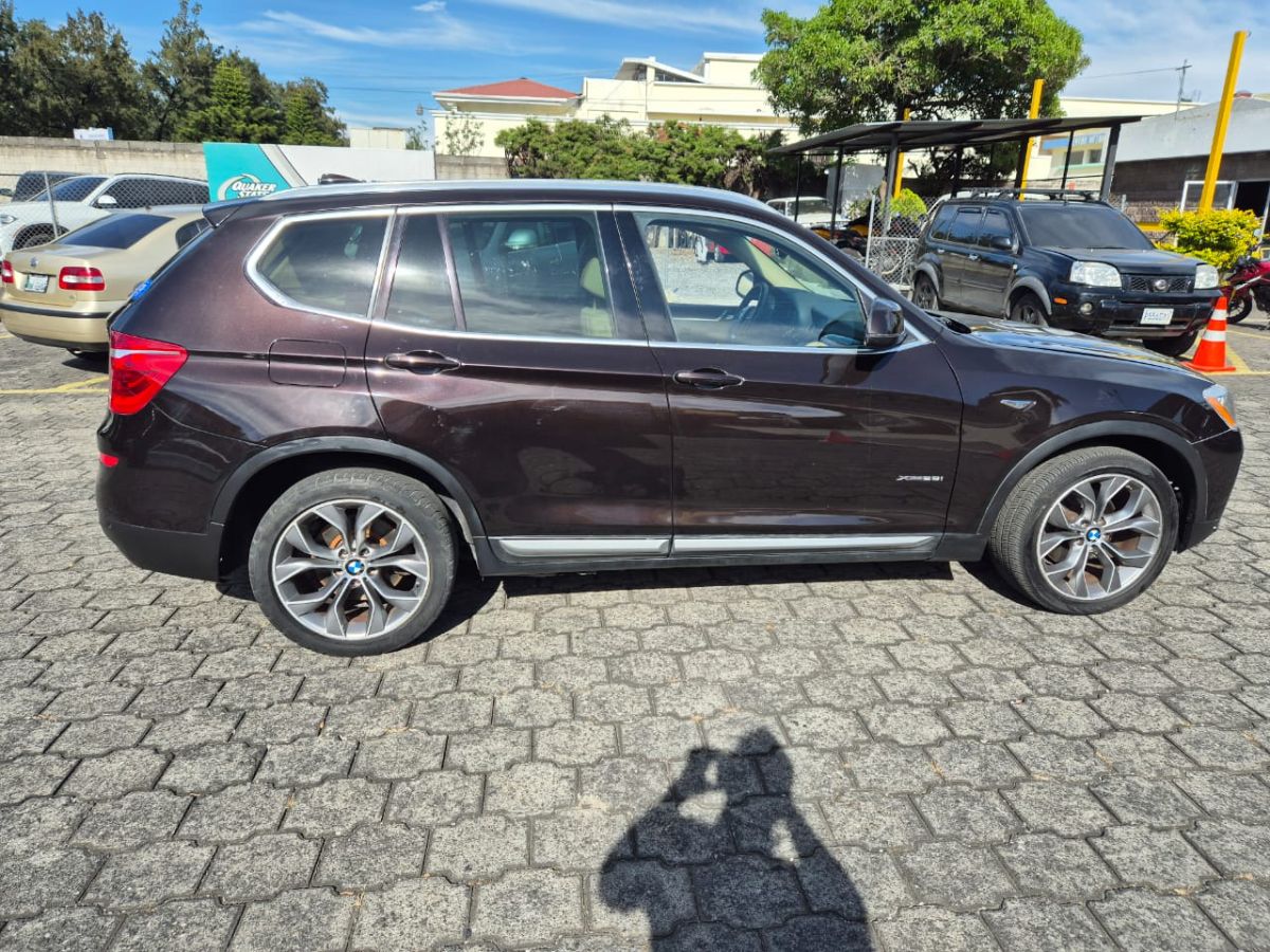 BMW X3 - 2016                                        
