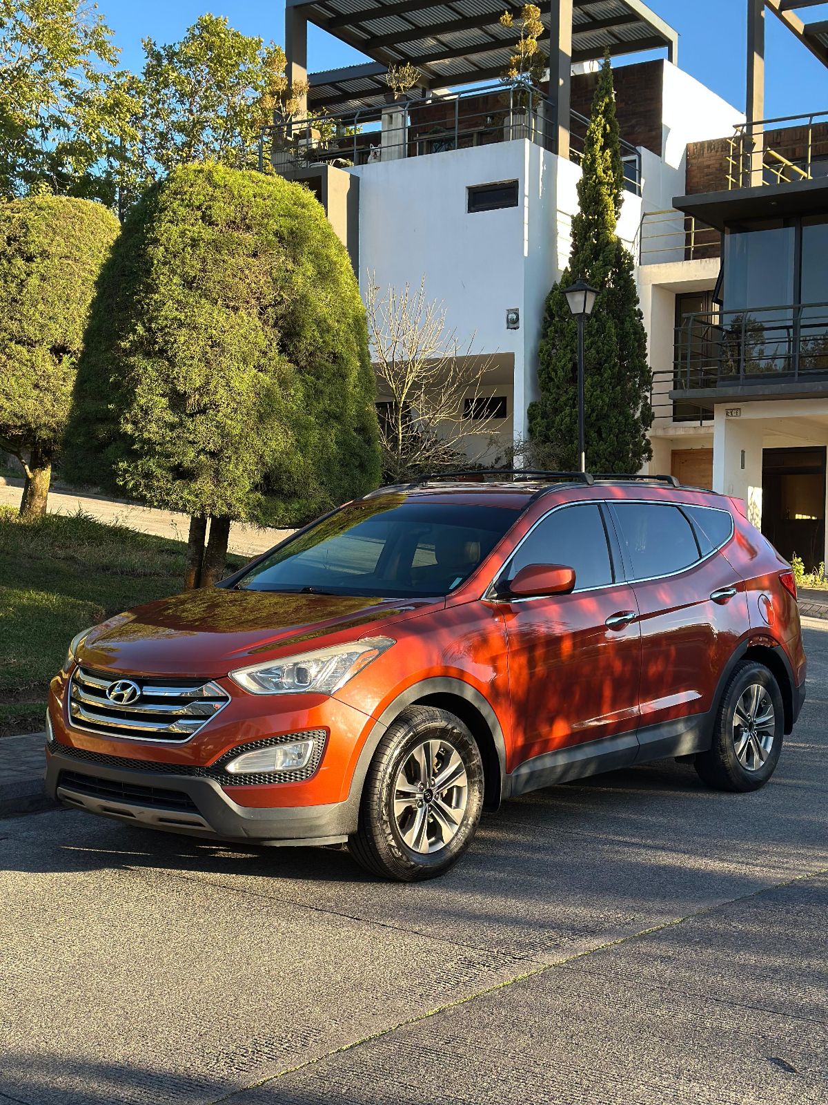 HYUNDAI SANTA FE - 2016                                        