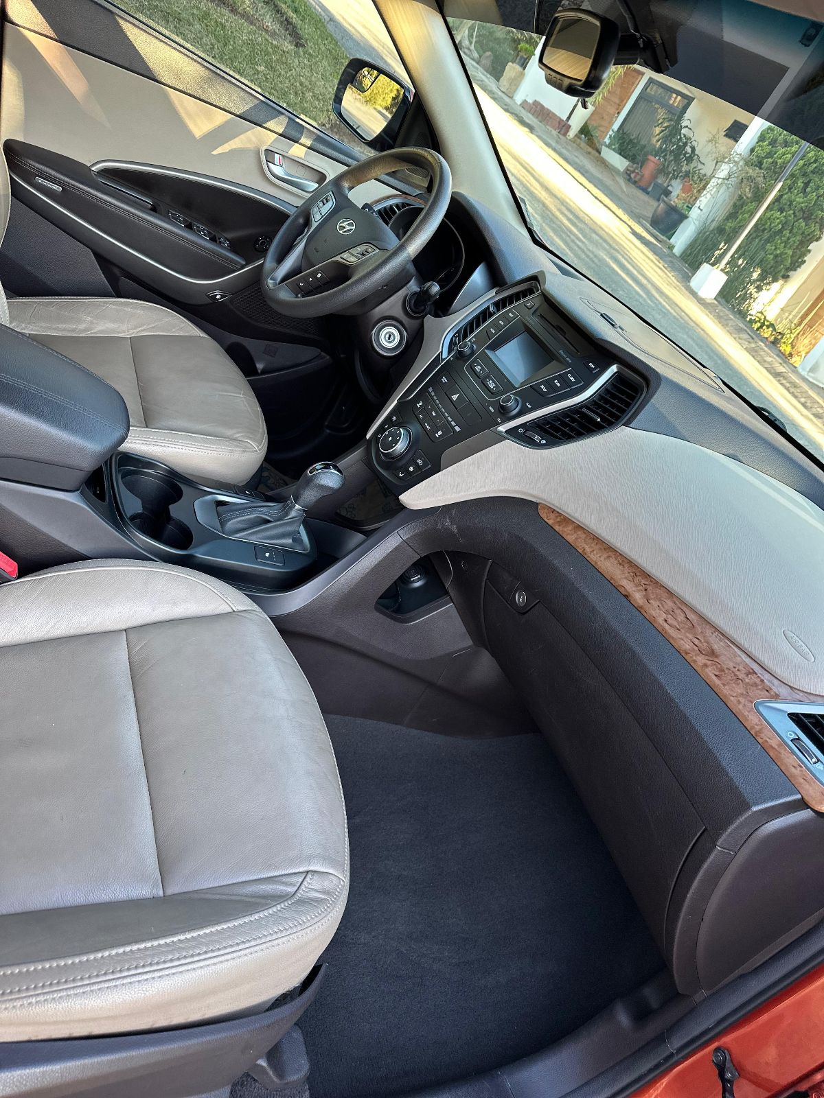 HYUNDAI SANTA FE - 2016                                        