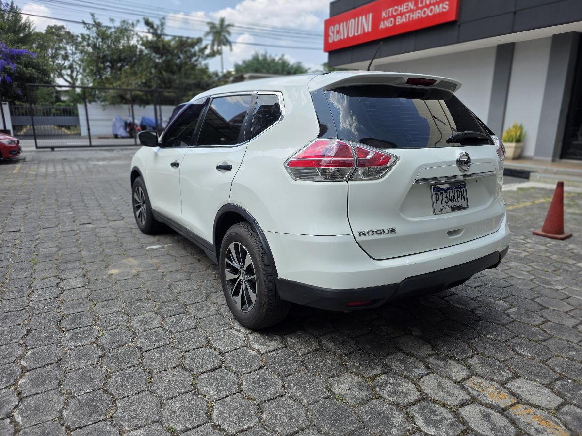 NISSAN ROGUE - 2016                                        