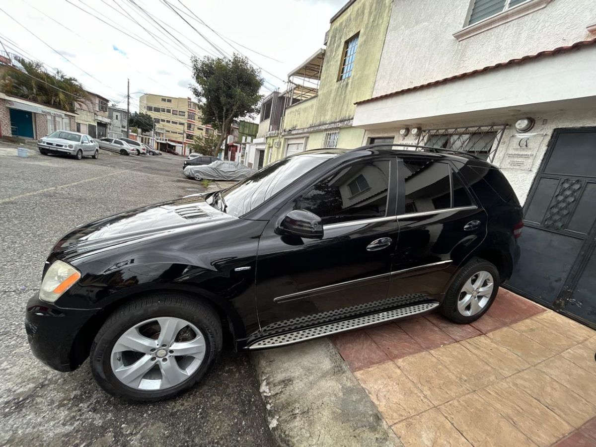 MERCEDES-BENZ ML350 - 2011                                        
